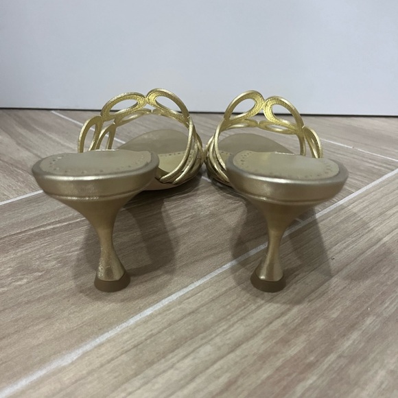 Manolo Blahnik Barimu Gold Metallic Mules - Picture 8 of 11